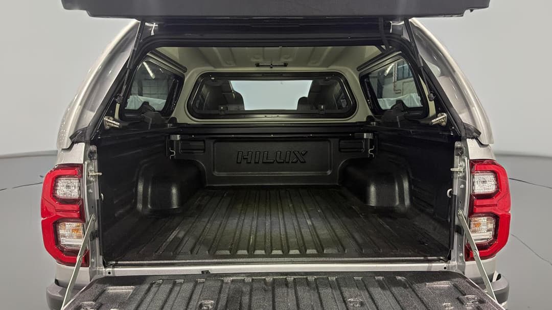 2021 Toyota Hilux Sr5 (4x4), Automatic, 80867 km, Boot Inside View