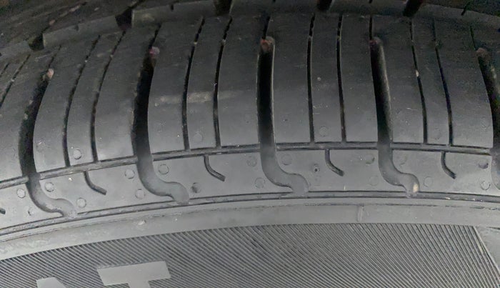 2017 Maruti Baleno DELTA CVT PETROL 1.2, Petrol, Automatic, 68,639 km, Left Front Tyre Tread