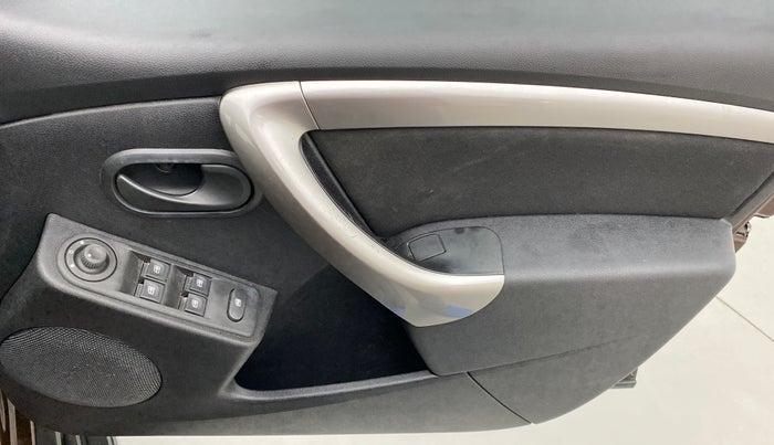 2019 Renault Duster RXS 85 PS, Diesel, Manual, 17,501 km, Driver Side Door Panels Control