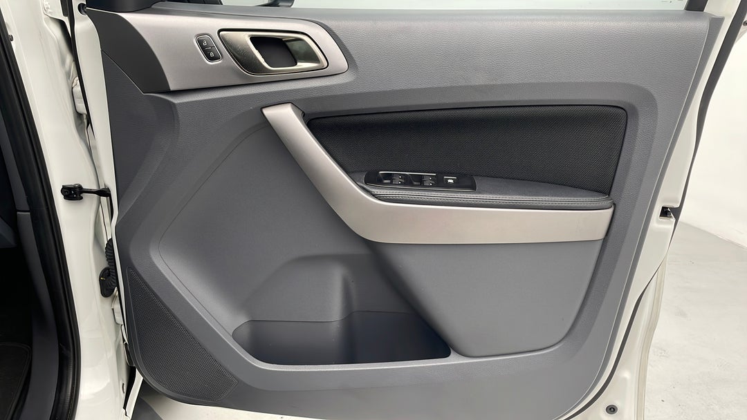 2016 Ford Everest Trend (rwd), Automatic, 84386 km, Speaker View