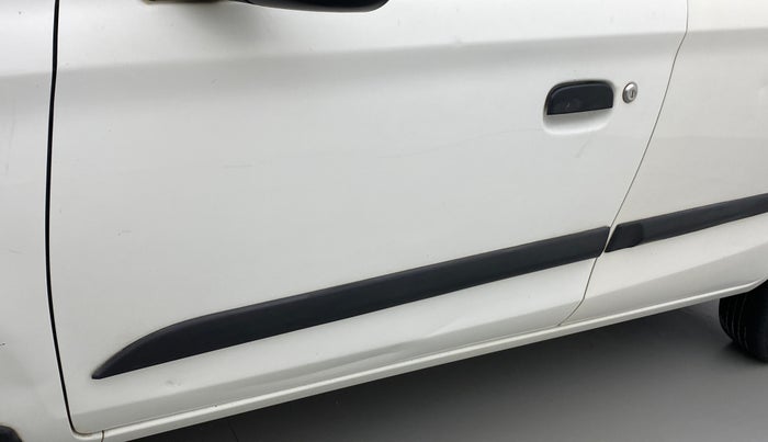 2017 Maruti Alto K10 VXI P, CNG, Manual, 53,519 km, Front passenger door - Slightly dented