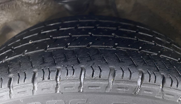 2017 Maruti Alto K10 VXI P, CNG, Manual, 53,519 km, Left Front Tyre Tread