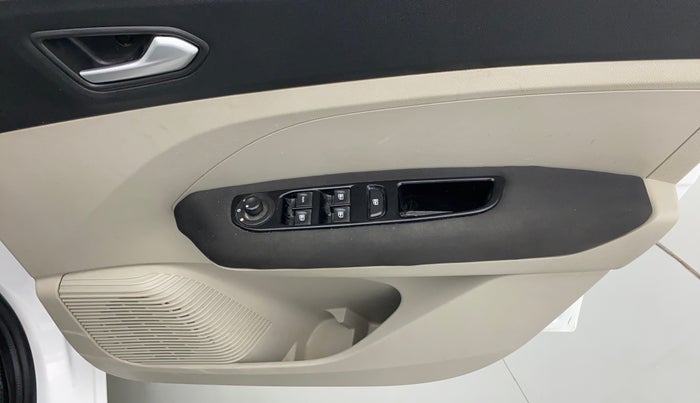 2020 Renault TRIBER 1.0 RXZ, Petrol, Manual, 32,702 km, Driver Side Door Panels Controls