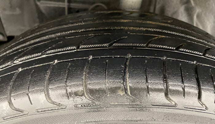 2012 Toyota Etios Liva GD, Diesel, Manual, 1,40,512 km, Left Front Tyre Tread