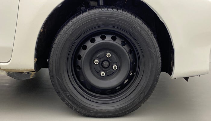 2012 Toyota Etios Liva GD, Diesel, Manual, 1,40,512 km, Right Front Wheel