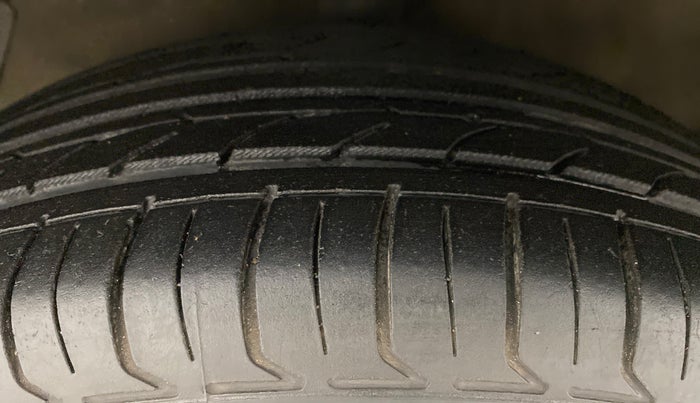 2012 Hyundai i20 MAGNA (O) 1.4 CRDI, Diesel, Manual, 64,958 km, Left Front Tyre Tread