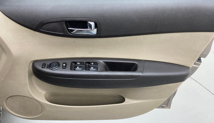 2012 Hyundai i20 MAGNA (O) 1.4 CRDI, Diesel, Manual, 64,958 km, Driver Side Door Panels Control
