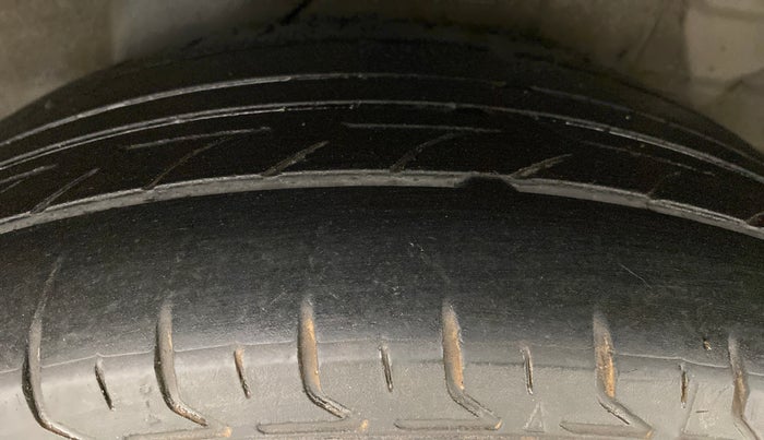 2012 Hyundai i20 MAGNA (O) 1.4 CRDI, Diesel, Manual, 64,958 km, Left Rear Tyre Tread