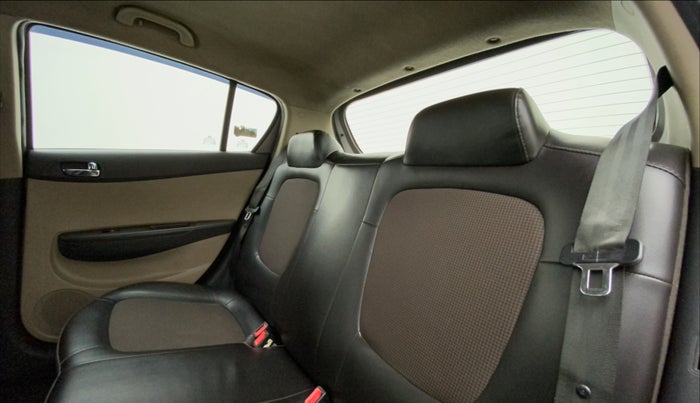 2012 Hyundai i20 MAGNA (O) 1.4 CRDI, Diesel, Manual, 64,958 km, Right Side Rear Door Cabin