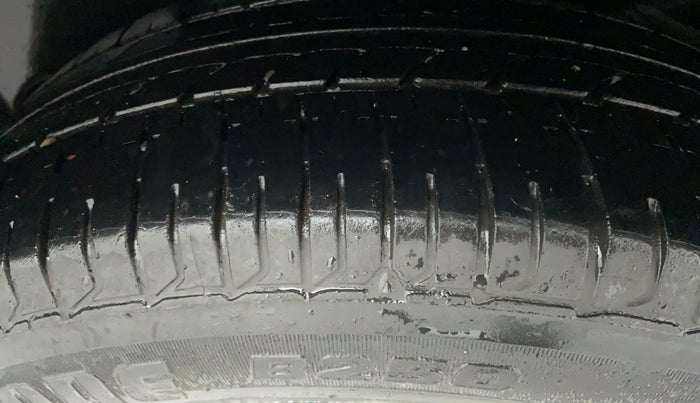2017 Maruti Dzire VDI AMT, Diesel, Automatic, 35,217 km, Left Rear Tyre Tread