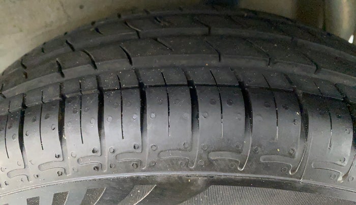 2016 Maruti Celerio VXI d, Petrol, Manual, 55,724 km, Left Rear Tyre Tread