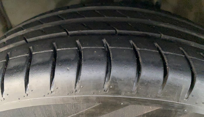 2016 Maruti Celerio VXI d, Petrol, Manual, 55,724 km, Left Front Tyre Tread