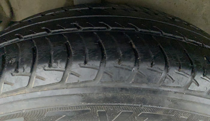 2016 Maruti Celerio VXI d, Petrol, Manual, 55,724 km, Right Rear Tyre Tread