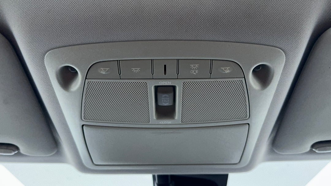 On-Roof Controls/Sunglass holder