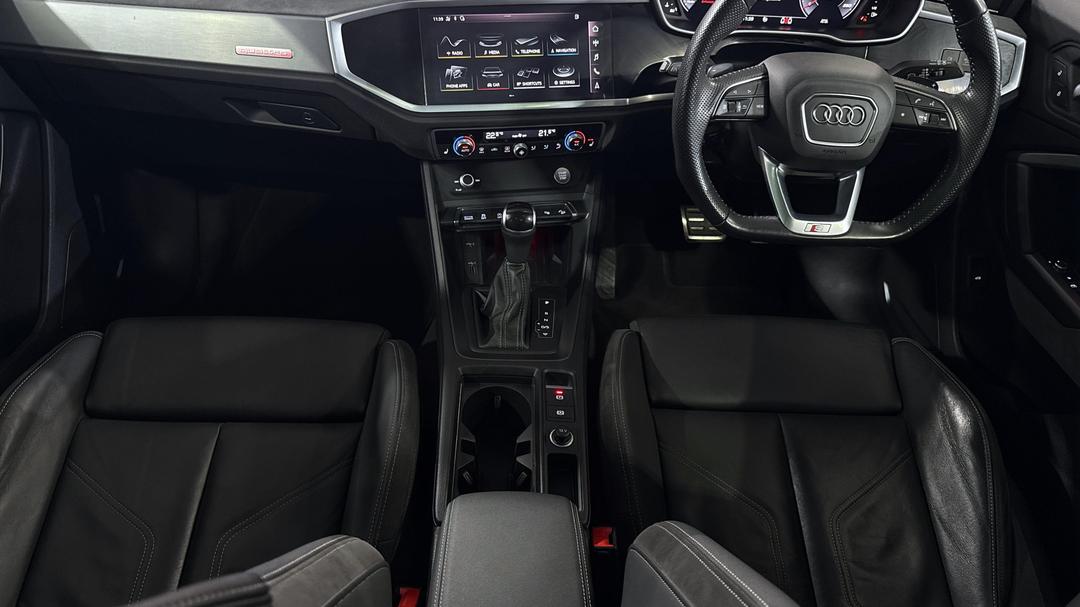2020 Audi Q3 40 Tfsi Quattro S Line, Automatic, 62256 km, Center Console