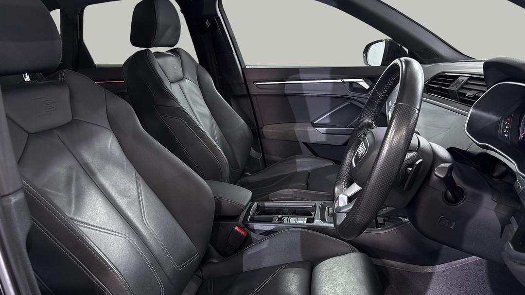 2020 Audi Q3 40 Tfsi Quattro S Line, Automatic, 62256 km, Right Side Front Door Cabin View