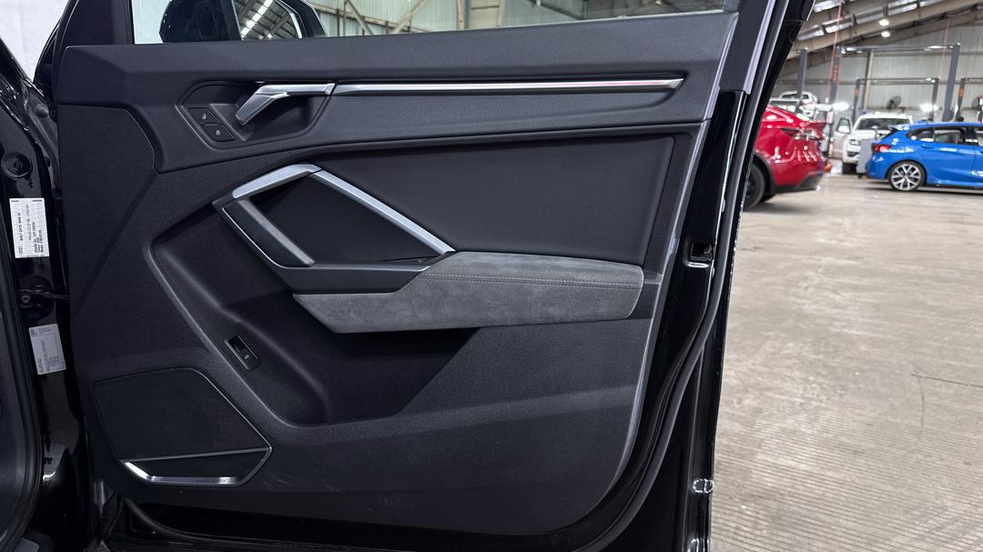 2020 Audi Q3 40 Tfsi Quattro S Line, Automatic, 62256 km, Speaker View