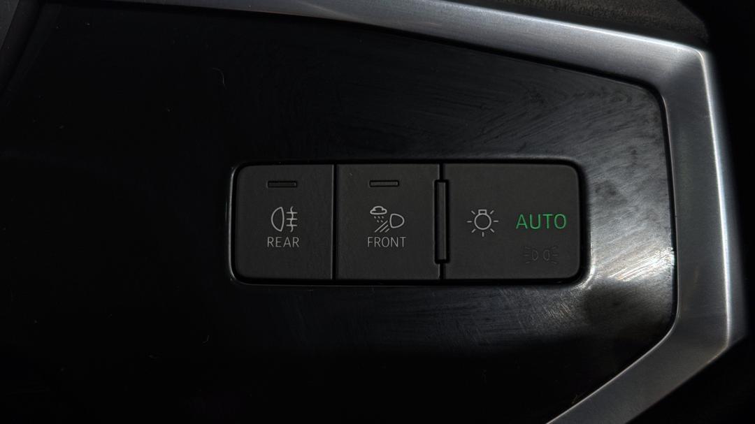 2020 Audi Q3 40 Tfsi Quattro S Line, Automatic, 62256 km, Utility Switches/Buttons