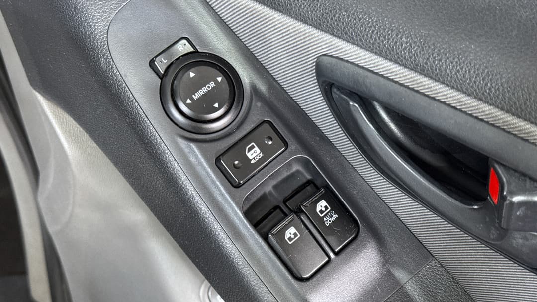 2020 Hyundai Iload 6s Twin Swing, Automatic, 101833 km, Drivers Side Door Panel Controls