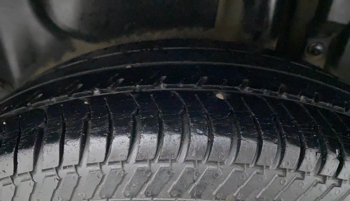 2015 Maruti Swift Dzire VDI, Diesel, Manual, 1,16,535 km, Left Rear Tyre Tread