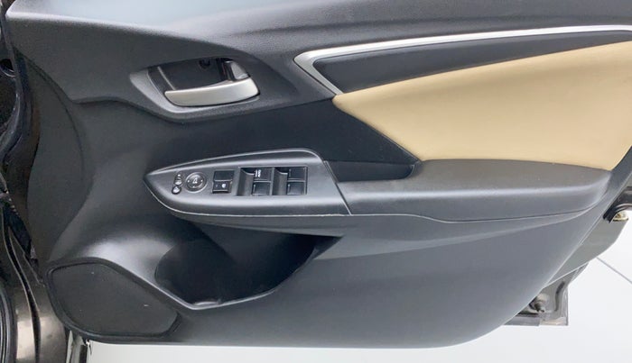 2017 Honda Jazz 1.2 V AT, Petrol, Automatic, 31,057 km, Driver Side Door Panels Control