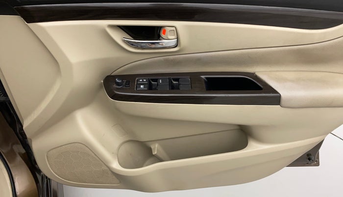 2016 Maruti Ciaz ZXI+ AT, Petrol, Automatic, 1,03,298 km, Driver Side Door Panels Control