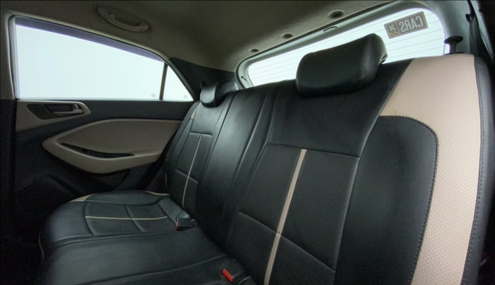 2016 Hyundai Elite i20 ASTA 1.2, CNG, Manual, 1,15,488 km, Right Side Rear Door Cabin