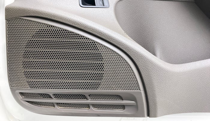 2017 Volkswagen Vento HIGHLINE PETROL, Petrol, Manual, 42,829 km, Speaker