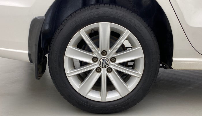 2017 Volkswagen Vento HIGHLINE PETROL, Petrol, Manual, 42,829 km, Right Rear Wheel