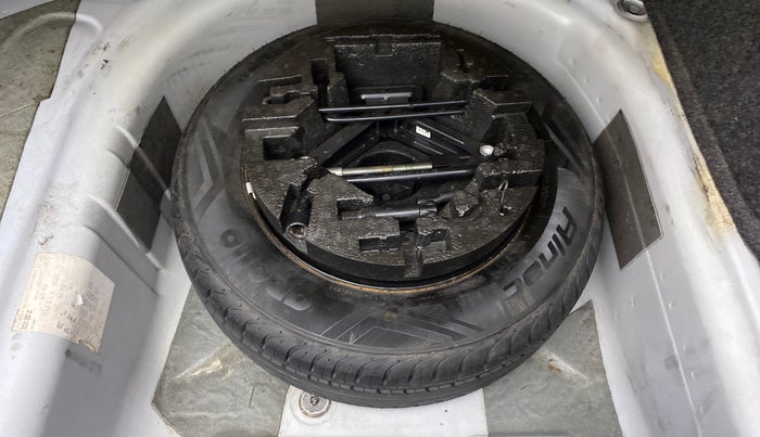 2017 Volkswagen Vento HIGHLINE PETROL, Petrol, Manual, 42,829 km, Spare Tyre