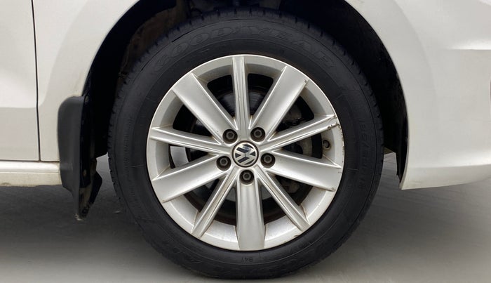 2017 Volkswagen Vento HIGHLINE PETROL, Petrol, Manual, 42,829 km, Right Front Wheel