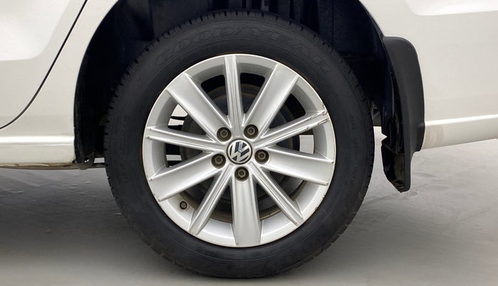 2017 Volkswagen Vento HIGHLINE PETROL, Petrol, Manual, 42,829 km, Left Rear Wheel