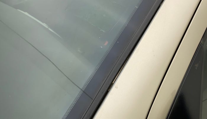 2011 Hyundai i20 MAGNA (O) 1.2, Petrol, Manual, 55,735 km, Left A pillar - Paint is slightly faded