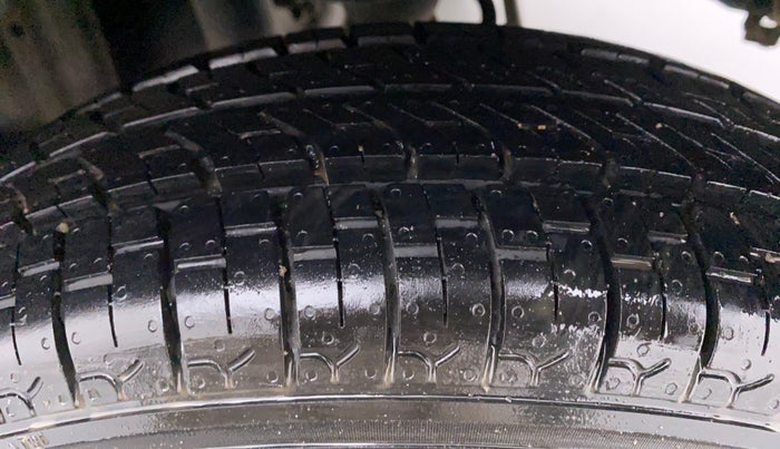 2013 Maruti Alto 800 LXI, Petrol, Manual, 30,629 km, Left Rear Tyre Tread