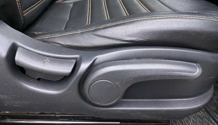 2017 Hyundai Elite i20 1.4 CRDI ASTA (O), Diesel, Manual, 96,621 km, Driver Side Adjustment Panel