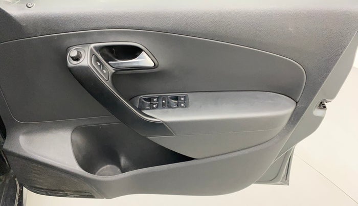 2015 Volkswagen Polo COMFORTLINE 1.2L, Petrol, Manual, 68,248 km, Driver Side Door Panels Control