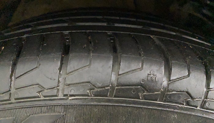 2017 Hyundai Creta E PLUS 1.6 PETROL, Petrol, Manual, 96,287 km, Right Rear Tyre Tread