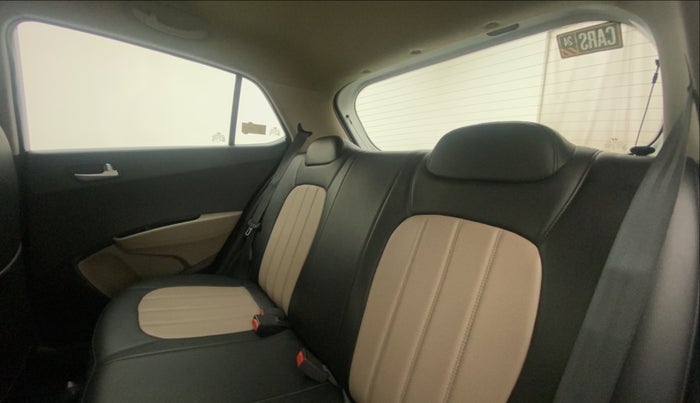 2017 Hyundai Grand i10 SPORTZ (O) AT 1.2 KAPPA VTVT, Petrol, Automatic, 26,553 km, Right Side Rear Door Cabin