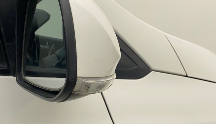 2017 Hyundai Grand i10 SPORTZ (O) AT 1.2 KAPPA VTVT, Petrol, Automatic, 26,553 km, Right rear-view mirror - Indicator light has minor damage