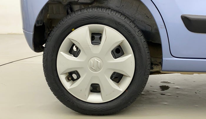2013 Maruti Wagon R 1.0 VXI, Petrol, Manual, 1,04,906 km, Right Rear Wheel