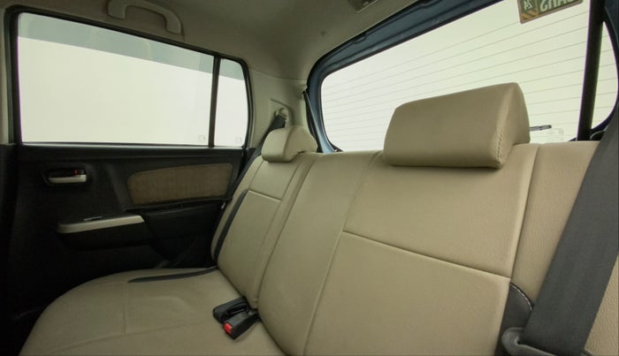 2013 Maruti Wagon R 1.0 VXI, Petrol, Manual, 1,04,906 km, Right Side Rear Door Cabin