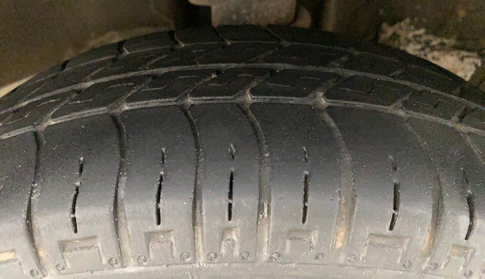 2017 Maruti OMNI E STD, Petrol, Manual, 20,504 km, Left Front Tyre Tread