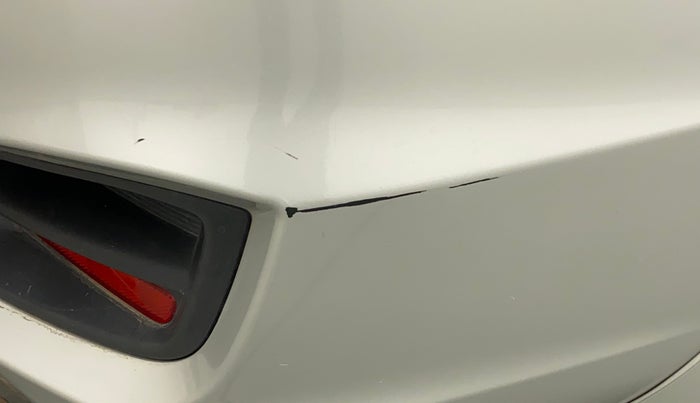 2016 Maruti Ciaz ZXI+, Petrol, Manual, 61,796 km, Rear bumper - Minor scratches