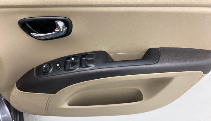 2012 Hyundai i10 SPORTZ 1.2, Petrol, Manual, 63,095 km, Driver Side Door Panels Control
