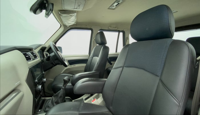 2019 Mahindra Scorpio S11, Diesel, Manual, 86,765 km, Right Side Front Door Cabin