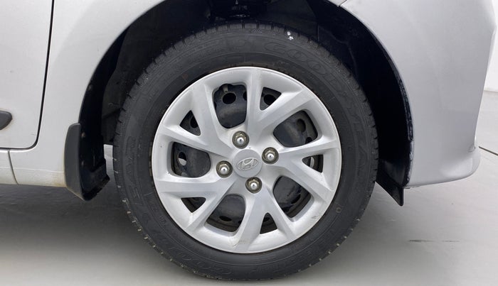 2017 Hyundai Grand i10 MAGNA 1.2 KAPPA VTVT, Petrol, Manual, 29,639 km, Right Front Wheel
