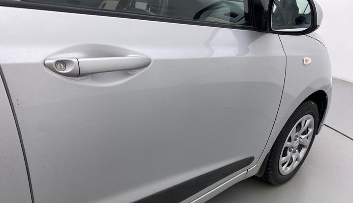 2017 Hyundai Grand i10 MAGNA 1.2 KAPPA VTVT, Petrol, Manual, 29,639 km, Driver-side door - Minor scratches
