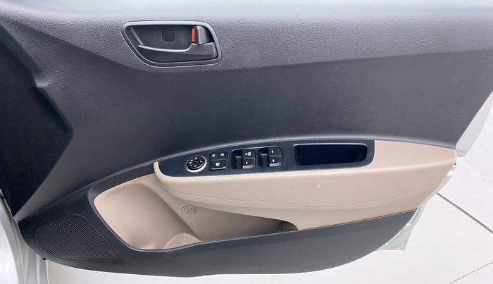 2017 Hyundai Grand i10 MAGNA 1.2 KAPPA VTVT, Petrol, Manual, 29,639 km, Driver Side Door Panels Control