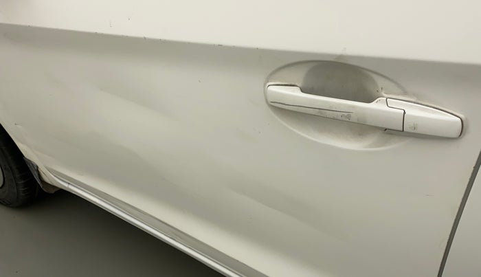 2014 Honda Amaze 1.2L I-VTEC EX, CNG, Manual, 97,342 km, Front passenger door - Minor scratches