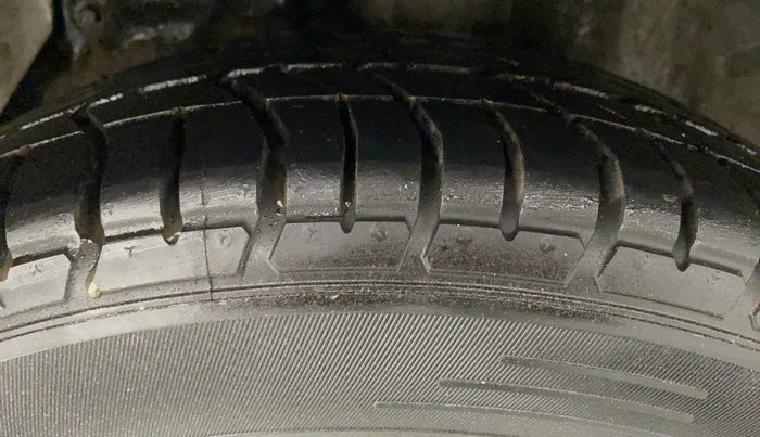 2014 Honda Amaze 1.2L I-VTEC EX, CNG, Manual, 97,342 km, Left Rear Tyre Tread